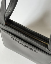 Load image into Gallery viewer, Chanel Leather Shoulder Bag