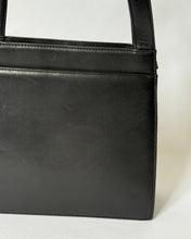 Load image into Gallery viewer, Chanel Leather Shoulder Bag