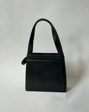 Load image into Gallery viewer, Chanel Leather Shoulder Bag