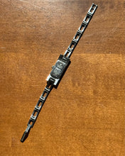 Load image into Gallery viewer, Vintage Gucci Stainless Streep Watch