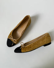 Load image into Gallery viewer, Chanel Velvet Ballet Flats