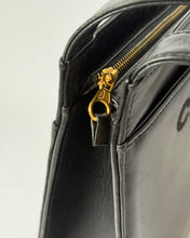 Load image into Gallery viewer, Chanel Leather Shoulder Bag