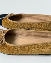 Load image into Gallery viewer, Chanel Velvet Ballet Flats