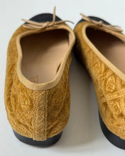 Load image into Gallery viewer, Chanel Velvet Ballet Flats