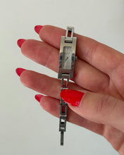 Load image into Gallery viewer, Vintage Gucci Stainless Streep Watch