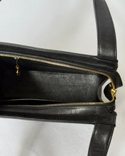 Load image into Gallery viewer, Chanel Leather Shoulder Bag
