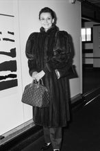 Load image into Gallery viewer, Louis Vuitton Speedy