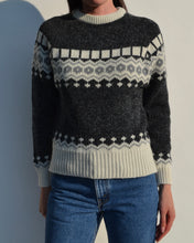 Load image into Gallery viewer, Vintage Crewneck Wool Sweater