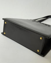 Load image into Gallery viewer, Chanel Leather Shoulder Bag