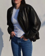 Load image into Gallery viewer, Classic Black Vintage Leather Bomber Jacket
