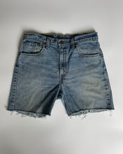Load image into Gallery viewer, Vintage Levi’s 516 Shorts

