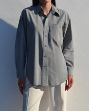 Load image into Gallery viewer, Oscar De La Renta Grey Button Up
