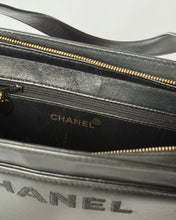 Load image into Gallery viewer, Chanel Leather Shoulder Bag
