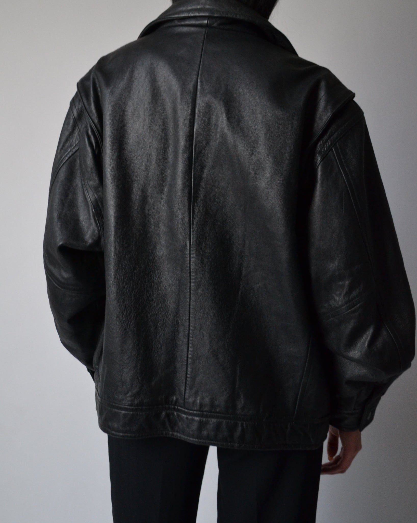 Vintage Classic Black Leather Jacket – 23 Lux