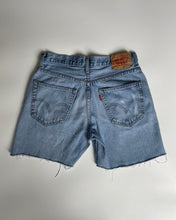Load image into Gallery viewer, Levi’s Light Wash 550 Shorts
