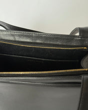 Load image into Gallery viewer, Chanel Leather Shoulder Bag
