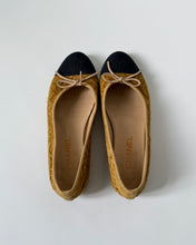Load image into Gallery viewer, Chanel Velvet Ballet Flats
