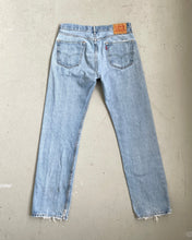 Load image into Gallery viewer, Levi’s 505 Jeans
