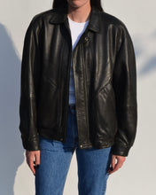 Load image into Gallery viewer, Classic Black Vintage Leather Bomber Jacket
