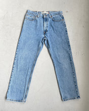 Load image into Gallery viewer, Medium Wash Levi’s Jeans
