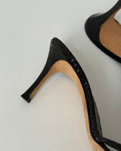 Load image into Gallery viewer, Manolo Blahnik Heeled Mules
