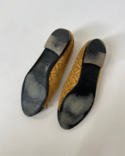 Load image into Gallery viewer, Chanel Velvet Ballet Flats
