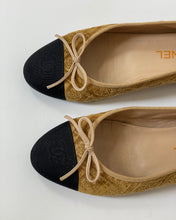 Load image into Gallery viewer, Chanel Velvet Ballet Flats
