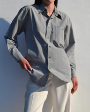 Load image into Gallery viewer, Oscar De La Renta Grey Button Up
