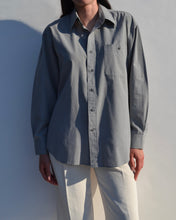 Load image into Gallery viewer, Oscar De La Renta Grey Button Up
