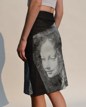 Load image into Gallery viewer, Vintage Mid Length Graphic Printed Skirt
