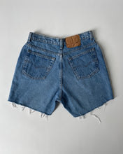 Load image into Gallery viewer, Vintage Levi’s 501 High Waisted Shorts
