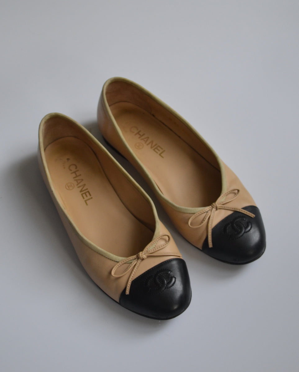 Chanel Beige/Black Two-Tone Ballerina Flats Leather ref.30380 - Joli Closet