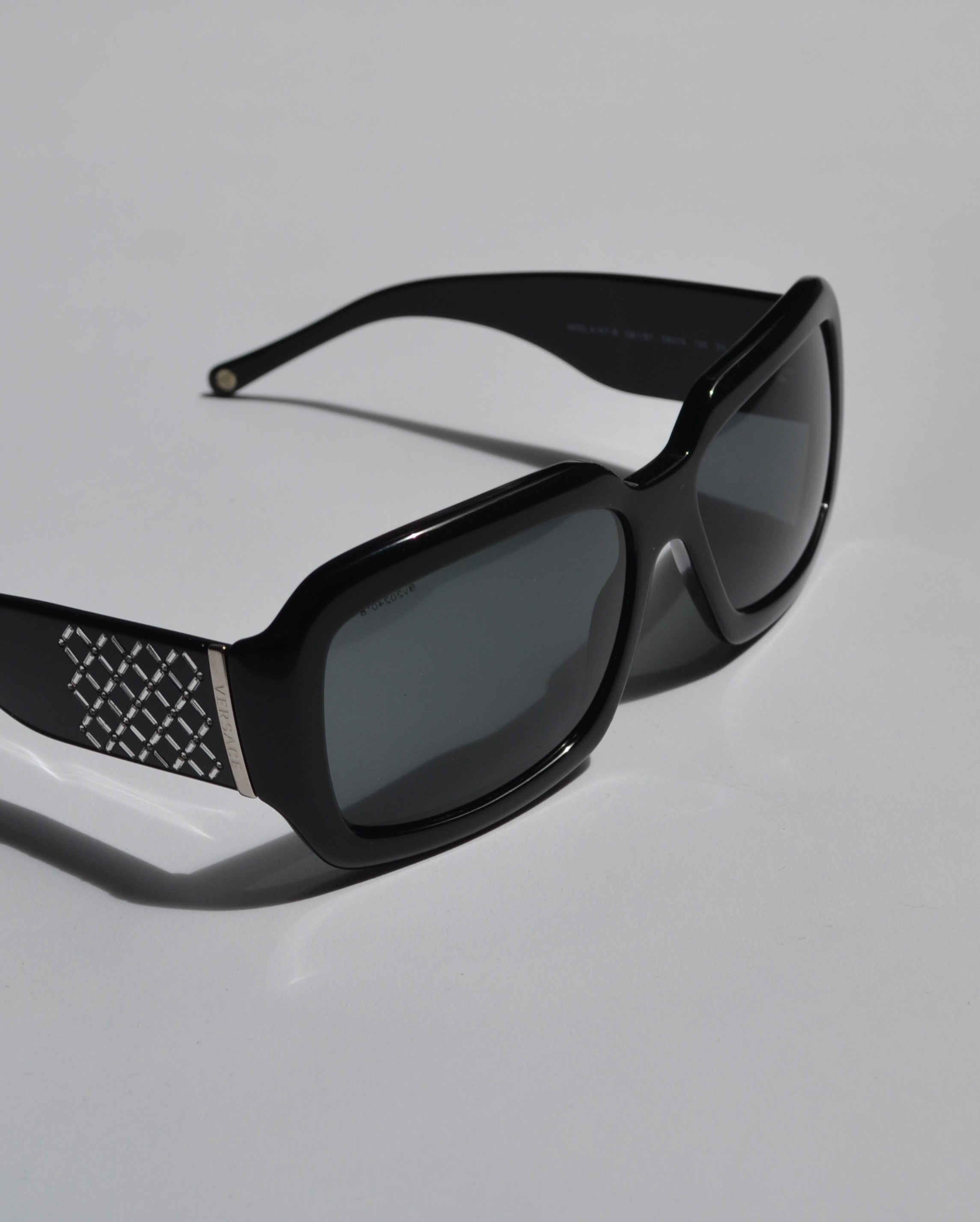 【関税＆送料込み】VERSACE Sunglasses Amazon.com: Versace VE 4432U GB1/87 Black/Gold Plastic