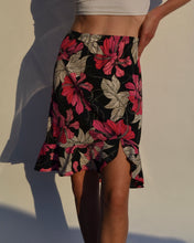 Load image into Gallery viewer, Vintage Knee Length Floral Skirt
