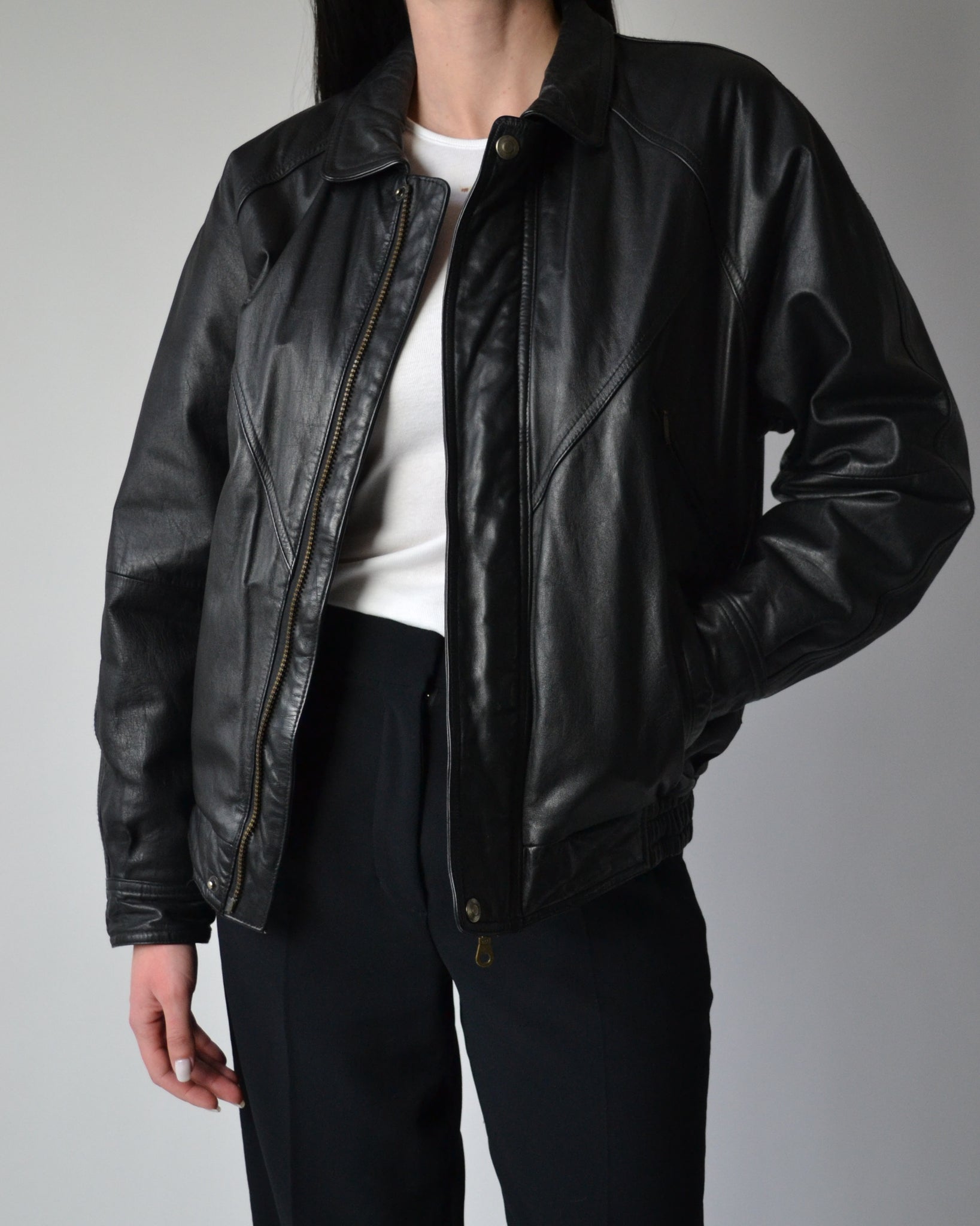 Vintage Black Leather Bomber Jacket – 23 Lux